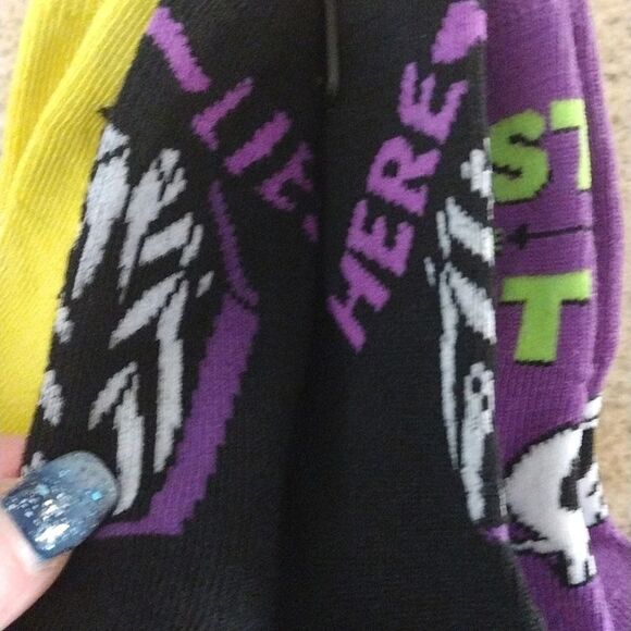 Beetlejuice Beetlejuice Halloween Printed 3 Pairs Mid Crew Socks NWT - Picture 11 of 14